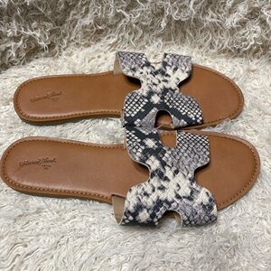 Women's Snake Print Slide Sandals -l